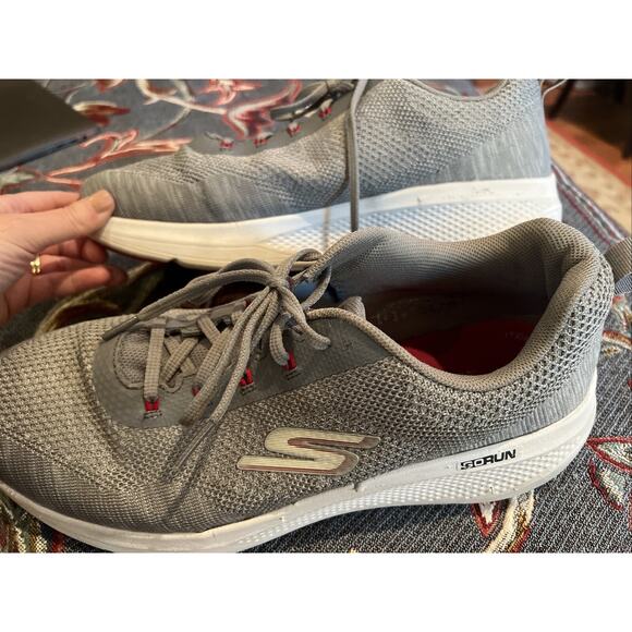 Skechers Go Run Gray Men's Size 11 Mesh Top Lace-Up EUC - Picture 5 of 7